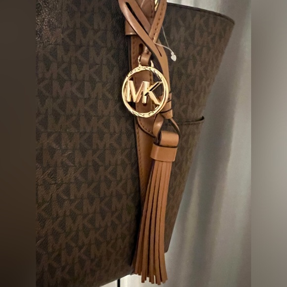 Michael Kors Signature Sullivan Large Top Zip Tote - Picture 7 of 14